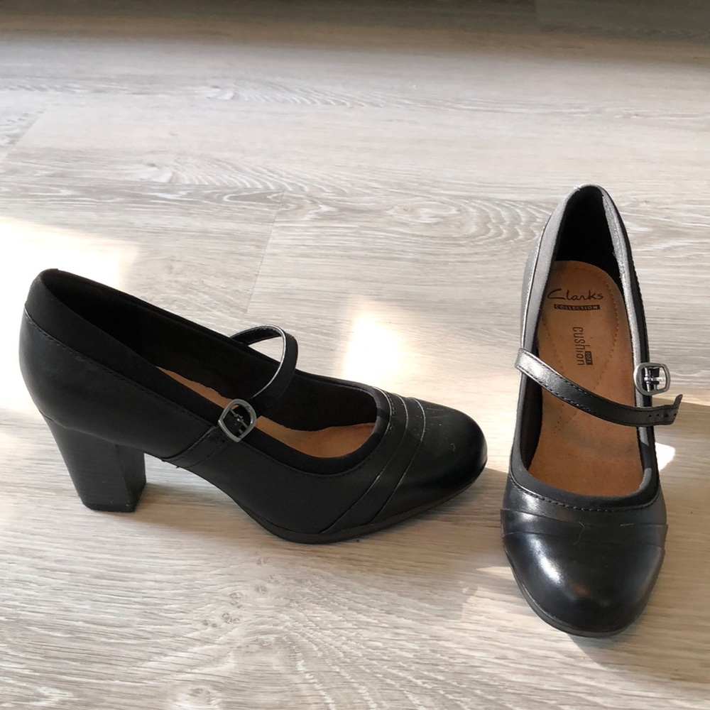 Clark’s black heels